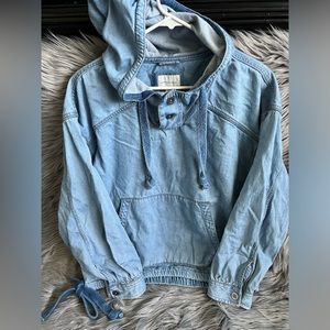 *LIKE NEW* American Eagle Denim Hoodie (Women’s L)